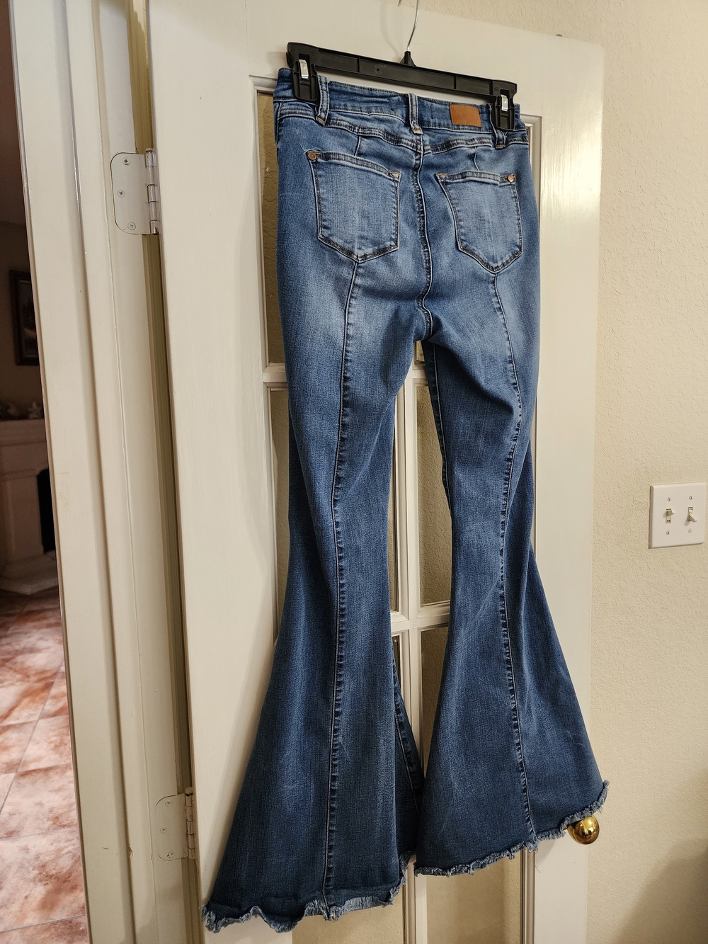 Judy Blue JB88380 Super Flare Jeans Raw Hem Pintuck Medium Wash 3/26 - Picture 4 of 16